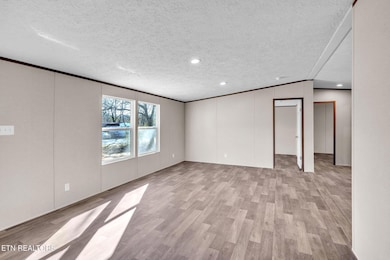 21-web-or-mls-621 West Strang-61