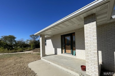 15225 Old State Rd, Carlyle, IL 62231 - photo 3