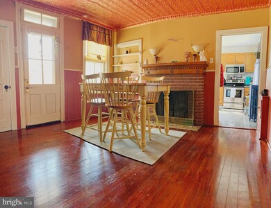 210 Park St, Waynesboro, PA 17268 - photo 4