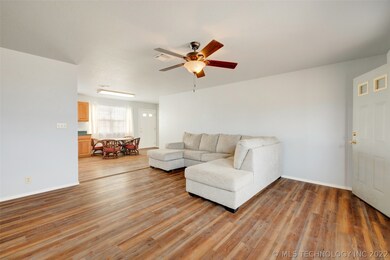 10560 N 158th Place W, Skiatook, OK 74070 - photo 5