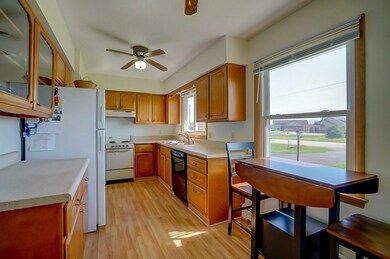 1347 S Fish Hatchery Rd, Oregon, WI 53575 - photo 6