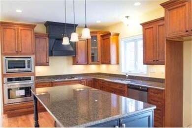 24 Skilton Ln, Burlington, MA 01803 - photo 5