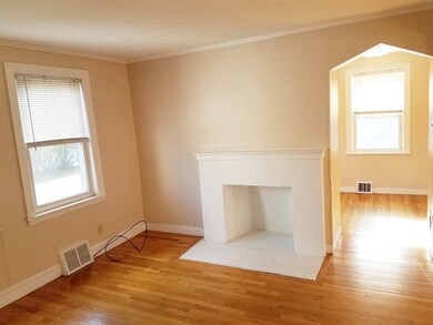 126 Russell Rd unit SF, West Newton, MA 02465 - photo 2