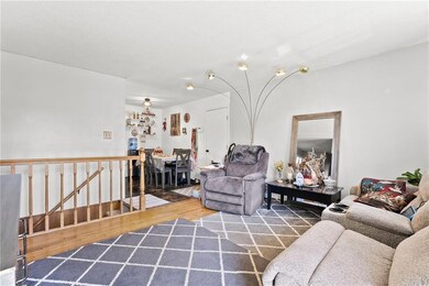 320 Holiday Dr, Lansing, KS 66043 - photo 7