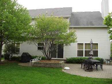 2039 Wicklow Rd, Naperville, IL 60564 - photo 3