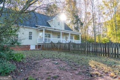 Great backyard with lots of space for entertaining