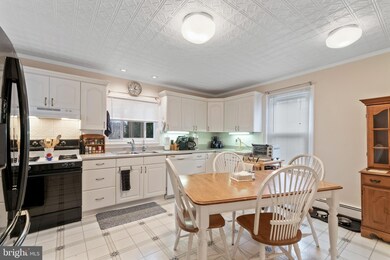 8 Broad St, Stockton, NJ 08559 - photo 4