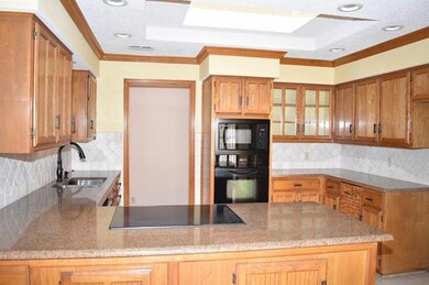 812 Windmill Ct, Bedford, TX 76021 - photo 5