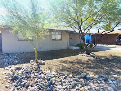 1725 S Farmer Ave, Tempe, AZ 85281 - photo 2
