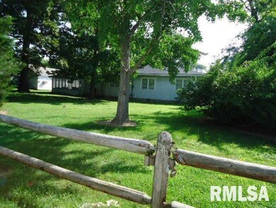 715 N Webster St, Harrisburg, IL 62946 - photo 5