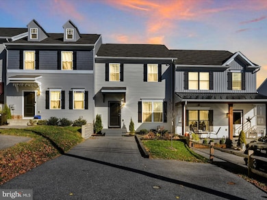 9 S George St, Stewartstown, PA 17363 - photo 2