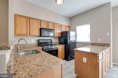 4262 Ashmere Cir, Dumfries, VA 22025 - photo 6