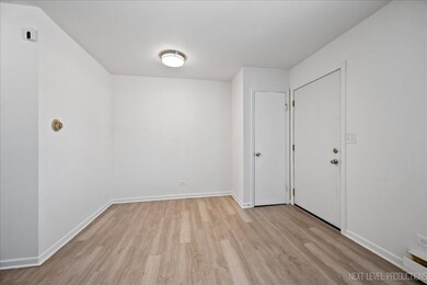 627 S Blanchard St unit B2, Wheaton, IL 60187 - photo 7
