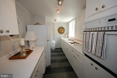 100 Wrights Run Dr, White Post, VA 22663 - photo 3