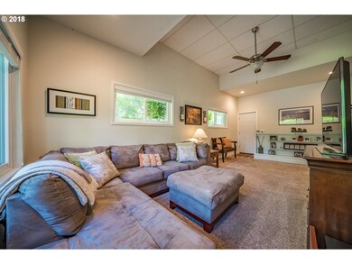 16624 SW Roosevelt Ave, Lake Oswego, OR 97035 - photo 6