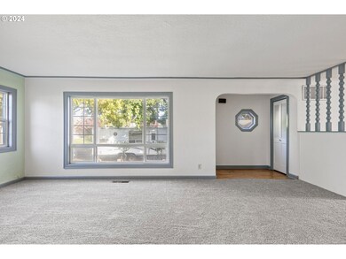 1025 T St, Springfield, OR 97477 - photo 7