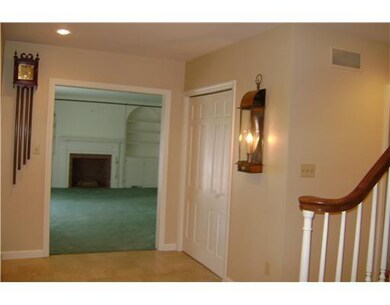 Entry/Foyer.