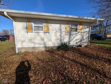 252 Hurst Ave, Cloverdale, IN 46120 - photo 2