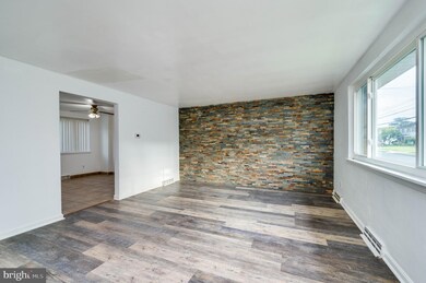 3328 Montrose Ave, Reading, PA 19605 - photo 6