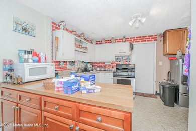 118 Cannon Ave, Staten Island, NY 10314 - photo 4