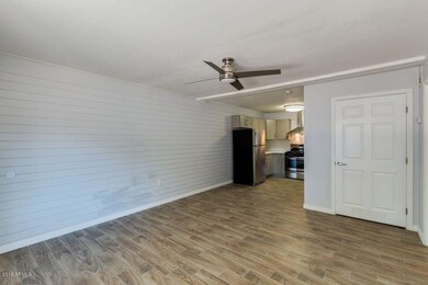 402 W Earll Dr unit 5, Phoenix, AZ 85013 - photo 2