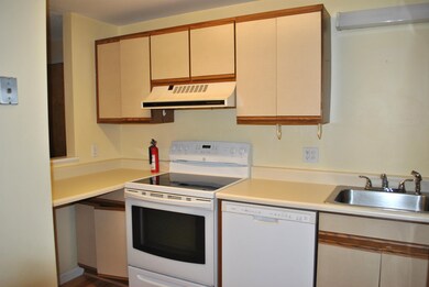 37 Alice Dr unit 124, Concord, NH 03303 - photo 5