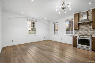 26 East Pkwy unit 1, Scarsdale, NY 10583 - photo 4