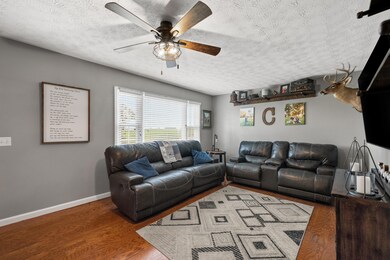 325 Goodlett Rd, Salvisa, KY 40372 - photo 4