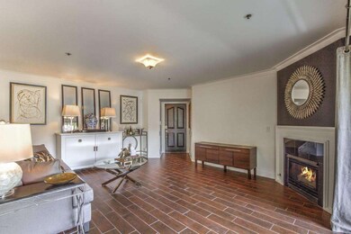 005_Living Room