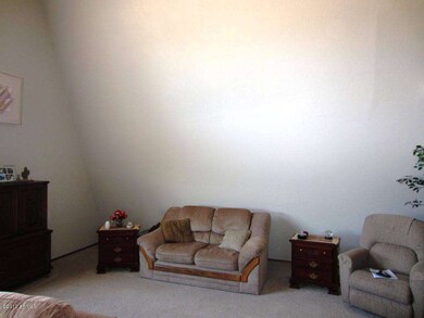 5889 E 20th Ave 004