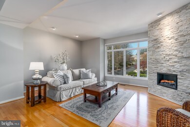 11512 Hemingway Dr, Reston, VA 20194 - photo 5