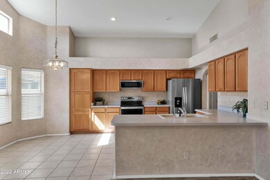Kitchen with breakfast bar