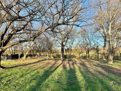 738 Cole St, Gainesville, TX 76240 - photo 2