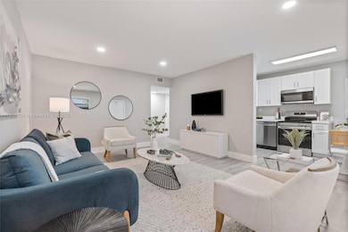 1350 NE 5th Terrace unit 9, Fort Lauderdale, FL 33304 - photo 4