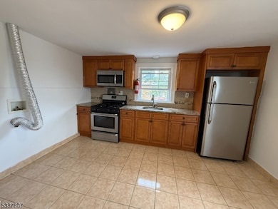 629 3rd St unit 2, Lyndhurst, NJ 07071 - photo 5
