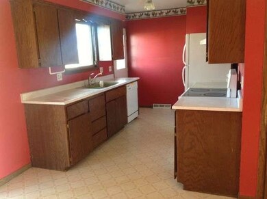 102 4th St unit 104, Brooklyn, WI 53521 - photo 5