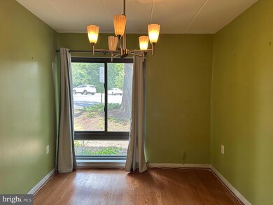 134 Roberts Ln unit 203, Alexandria, VA 22314 - photo 3