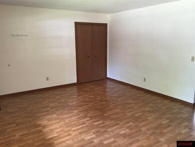 102 Hubbell Ave, Mankato, MN 56001 - photo 2