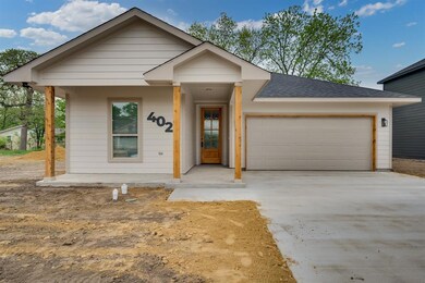 402 Royal St, Cleburne, TX 76031 - photo 2