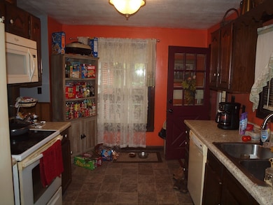 24325 Jeb Stuart Hwy, Damascus, VA 24236 - photo 7