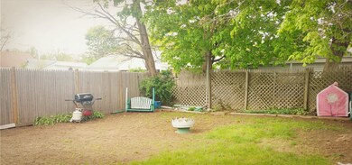 53 Kenway Ave, Warwick, RI 02889 - photo 5