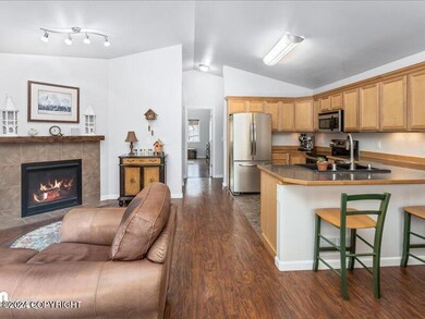 10-Living Room_IMG_2372