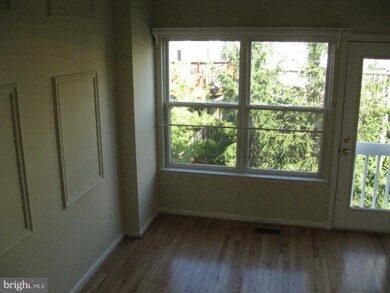 2530 James Madison Cir, Herndon, VA 20171 - photo 4