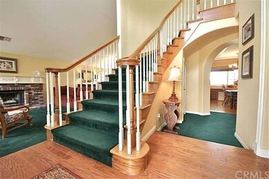 Hardwood flooring, vaulted ceiling