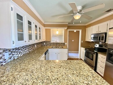 2400 Hillcrest Dr, Bay City, TX 77414 - photo 6