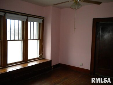 615 W Poplar St, Harrisburg, IL 62946 - photo 5