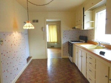 1040 Leith Ave, Waukegan, IL 60085 - photo 3