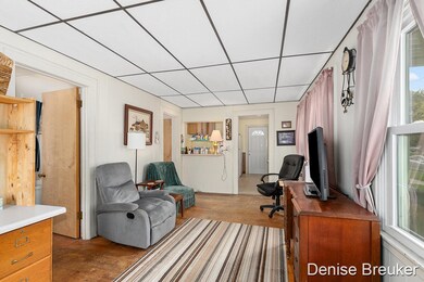 927 Aberdeen St NE, Grand Rapids, MI 49505 - photo 4