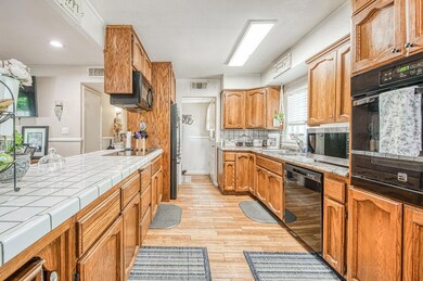 4222 N Manila Ave, Fresno, CA 93727 - photo 3