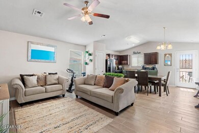 14556 Escalera Dr, Horizon City, TX 79928 - photo 2